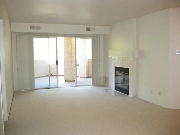 2 bed, 1032 sqft, $3,200 — Photo 4
