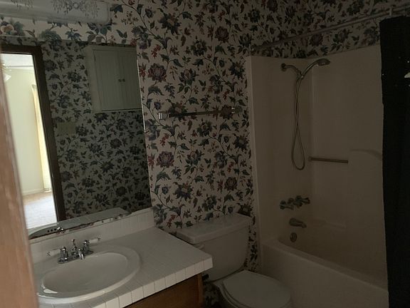 3rd image of 132 Willow Branch Dr Unit A