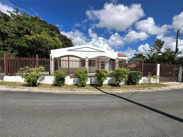 833 Private Road Emiliano Chinea St #7, Guaynabo, PR 00971