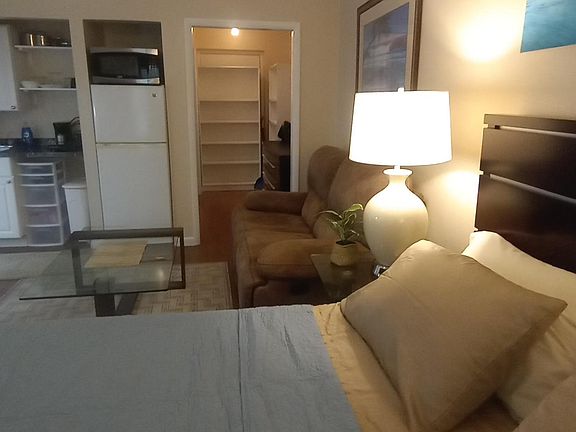 3rd image of 1631 Greenlea Dr
