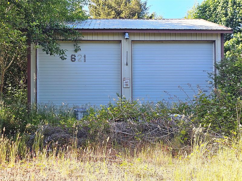 3rd image of 621 Ostman Road