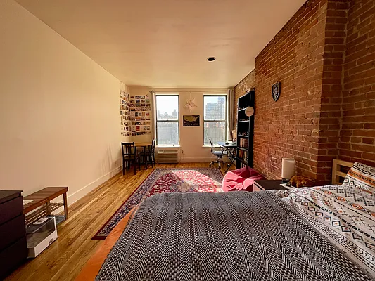 Rented by Mauro Bros Real Estate Services LLC | media 21