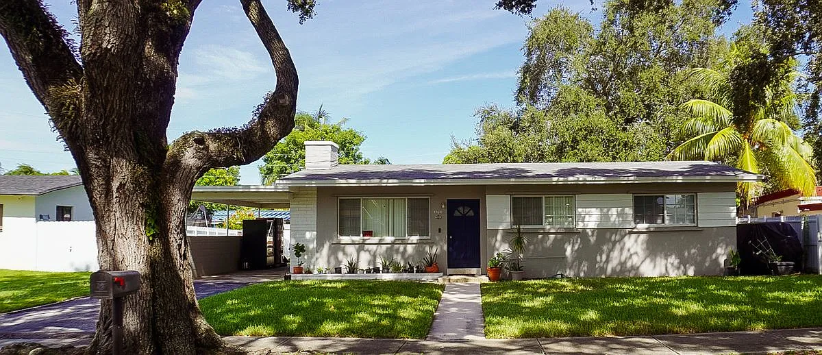 3 bed, 2.0 bath, 1110 sqft, $1,250 — Photo 2