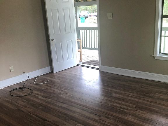 3rd image of 16162 Crestview Dr