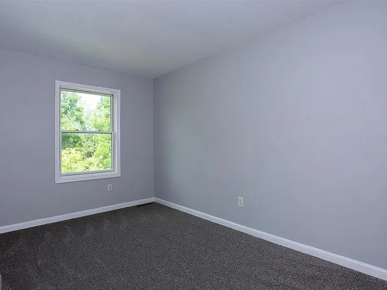 1041 Oberlin Rd — Photo 32