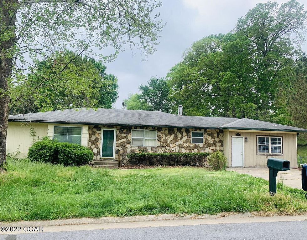 205 Hazelwood Dr, Neosho, MO 64850 | Zillow