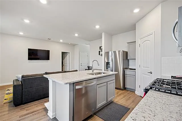 7472 1st Lake Dr — Photo 4