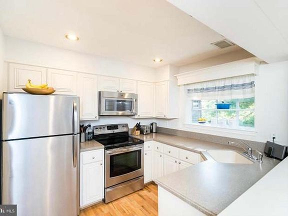 3rd image of 2614 S Arlington Mill Dr APT H