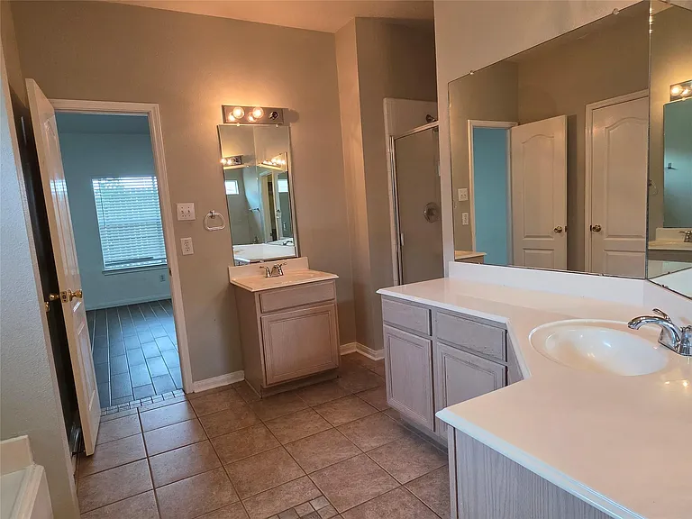 7002 Plaza Del Sol Dr #D — Photo 9