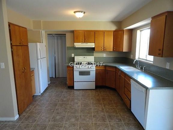 4th image of 4425 Isabella Ave #0