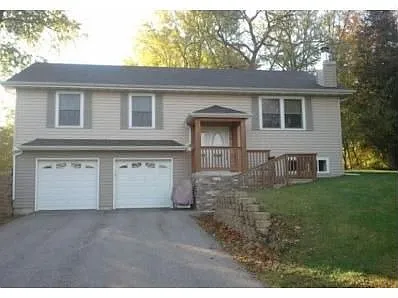 33625 Moss Rd photo 1