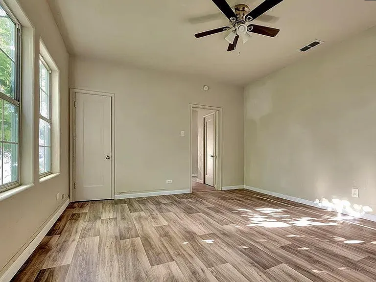 511 Woodlawn St — Photo 7