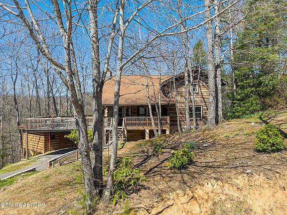 3rd image of 409 Matterhorn Dr