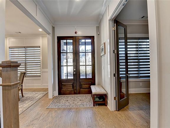 4th image of 704 Rock Springs Rd