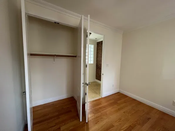 245 East 62nd Street image 8 of 9