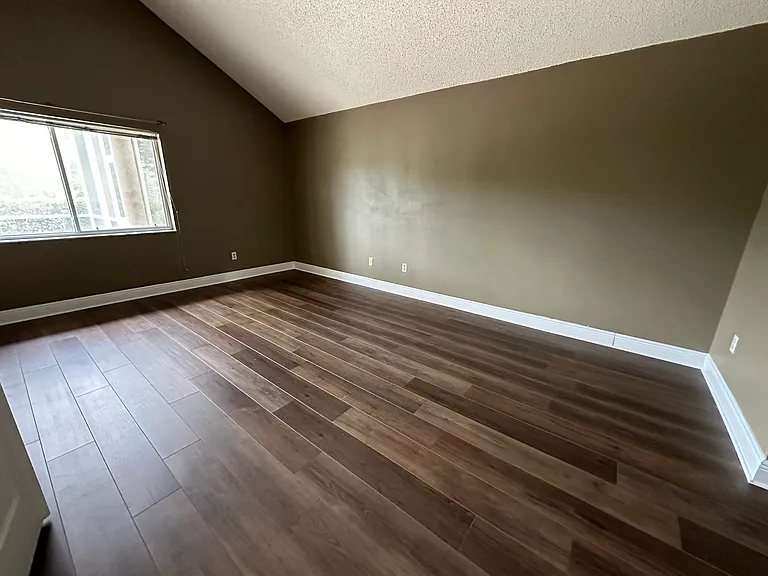 18409 Canary Ln — Photo 9