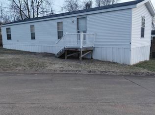150 Camelot Rd #8, Belpre, OH 45714
