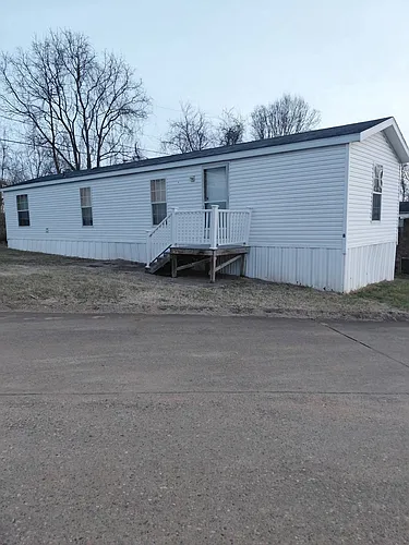 150 Camelot Rd #8 Photo 1