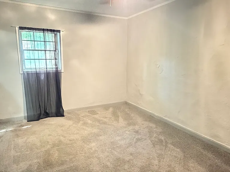1045 Laurel Ct NW #B — Photo 5