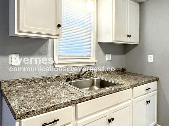 5th image of 1402 E 65th St