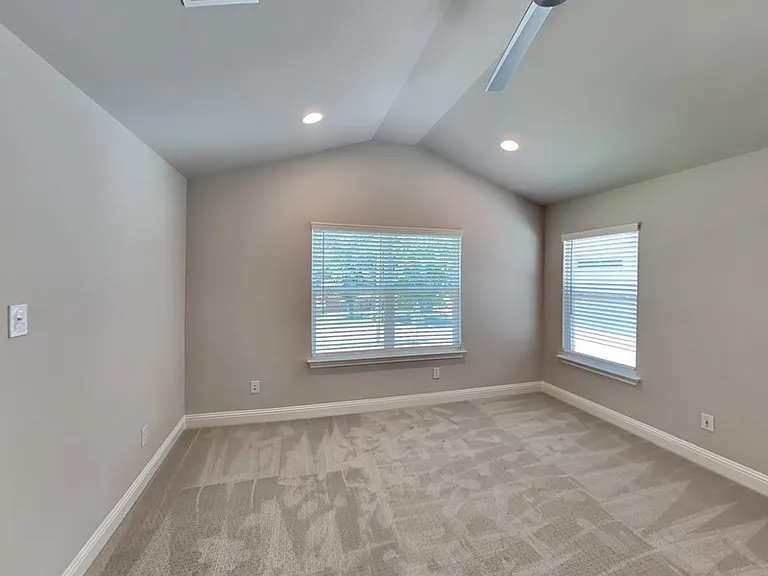 315 Athenia Dr — Photo 7