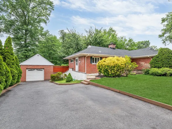 574 Chestnut St, Township Of Washington, NJ 07676