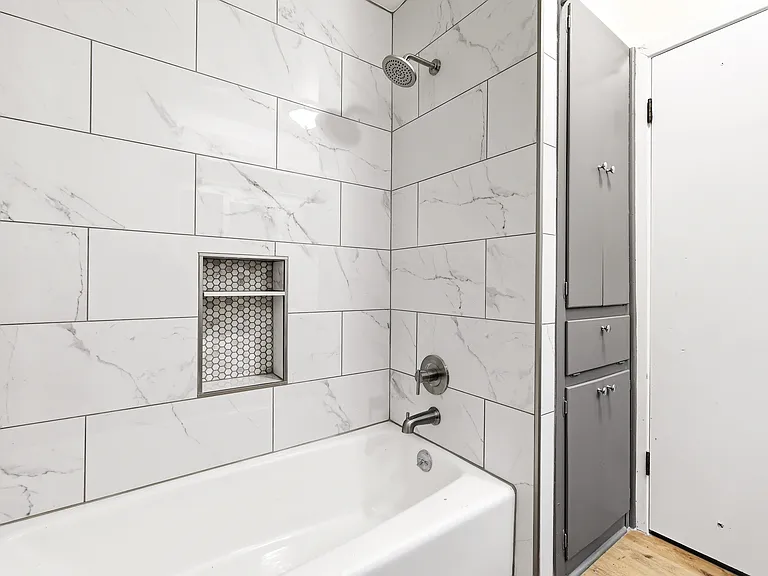 502 Downshire Dr — Photo 21