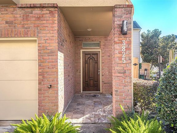 Covered front porch entry is sure to impress guests as they arrive. 2 car attached garage. HOA maintains front landscaping. Home has been lovingly maintained by original owner.
