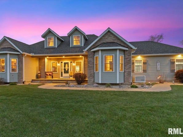 109 N Alexander St, Washburn, IL 61570
