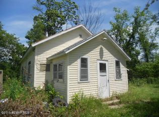 W176 Plattes Valley Rd, Fountain City, WI 54629