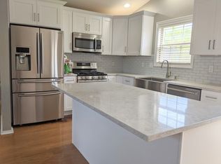 405 Laurel Dr, Saint Joseph, IL