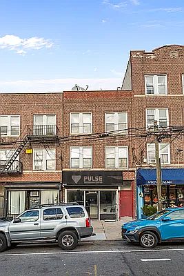 3rd image of 1931 Ditmars Blvd
