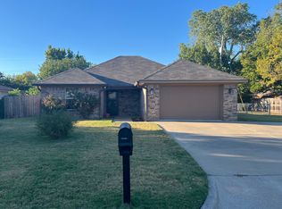 306 Lux Dr, Robinson, TX 76706
