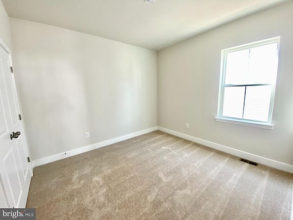 3rd image of 24759 Glendale Ln
