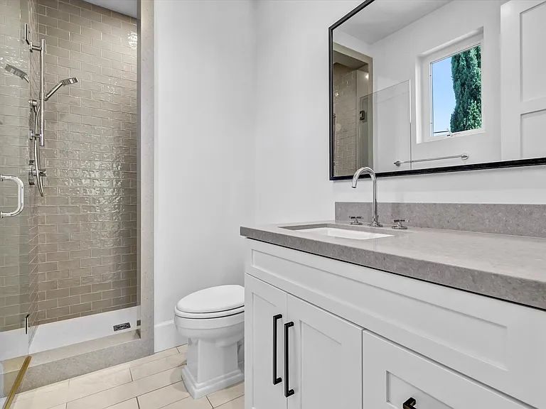 En suite Bathroom
