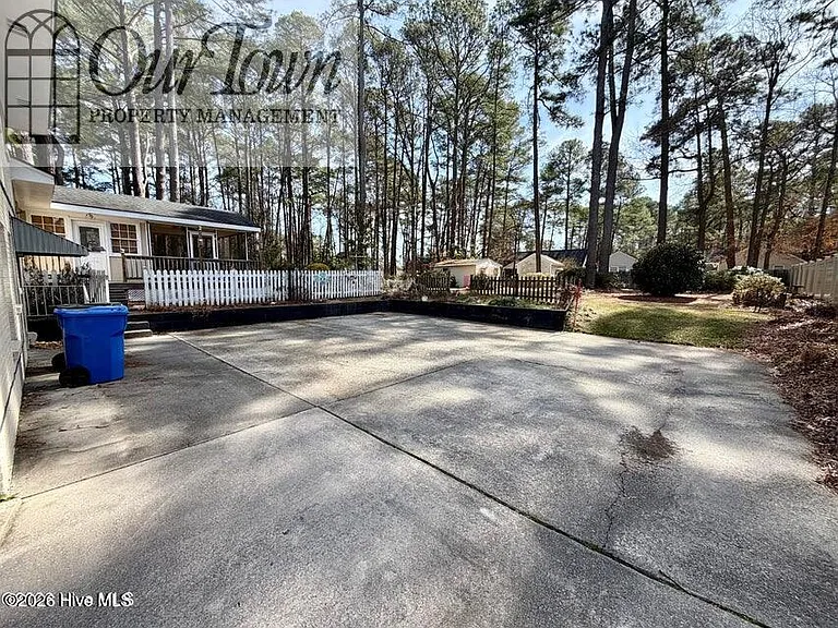 1711 Meadowbrook Ln W — Photo 13