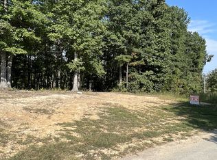 275 White Oak Rd, Mc Ewen, TN 37101