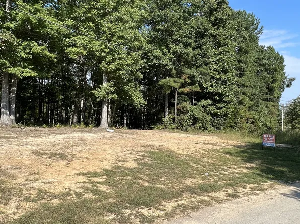 275 White Oak Rd, Mc Ewen, TN 37101