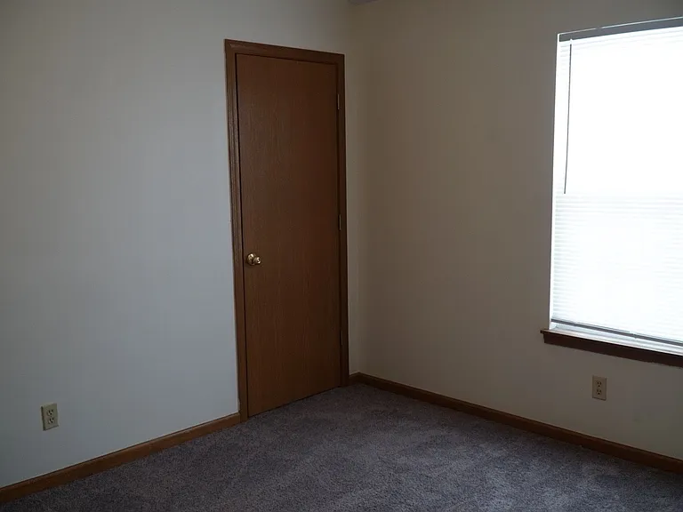 90 Bridgewater Ct — Photo 17