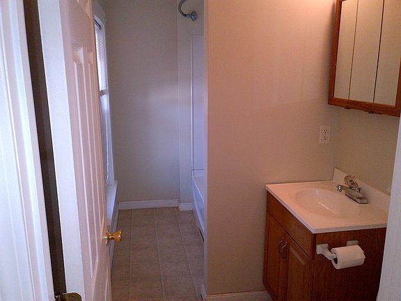 4th image of 101 Ash St #A
