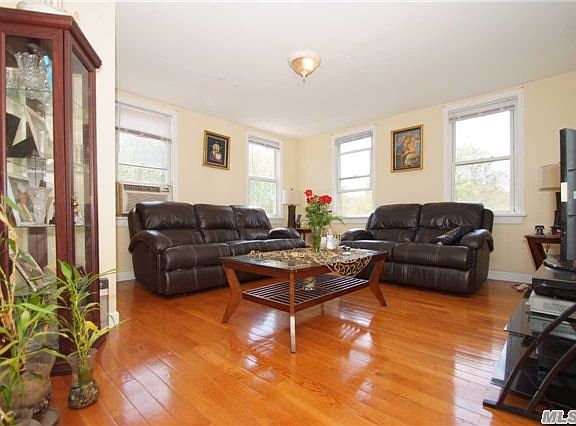 4th image of 11 Marion Ave