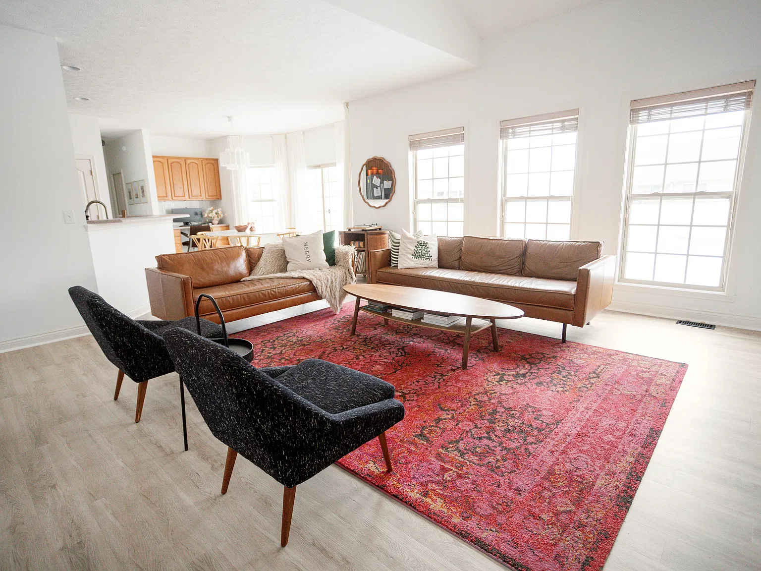 5 bed, 3040 sqft, $3,500 — Photo 4