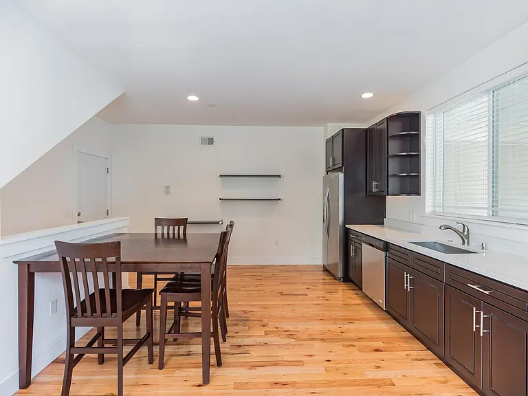 910 N 19th St #1 — Photo 7
