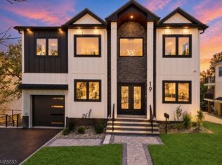 19 Mayfair Pl, Clifton City, NJ 07013