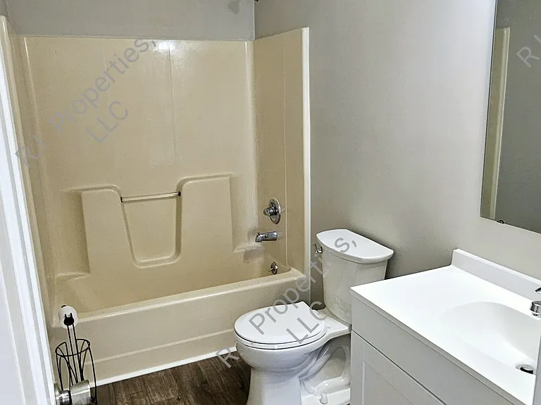 565 Highland Dr #3 — Photo 14