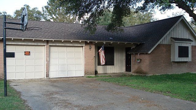1st image of 1921 Baywood Dr