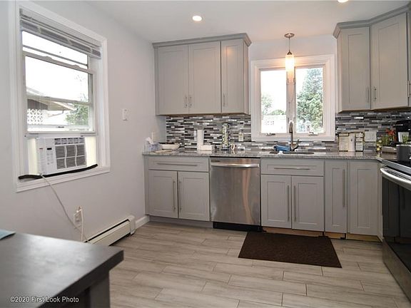 3rd image of 55 Dunbar Ave