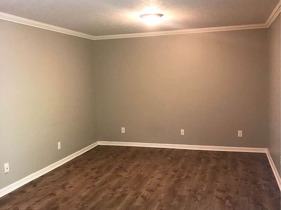 3rd image of 137 Meadowlark Dr #42