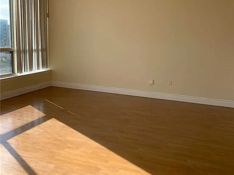 55 Elm Dr W #Penthouse 02 — Photo 13