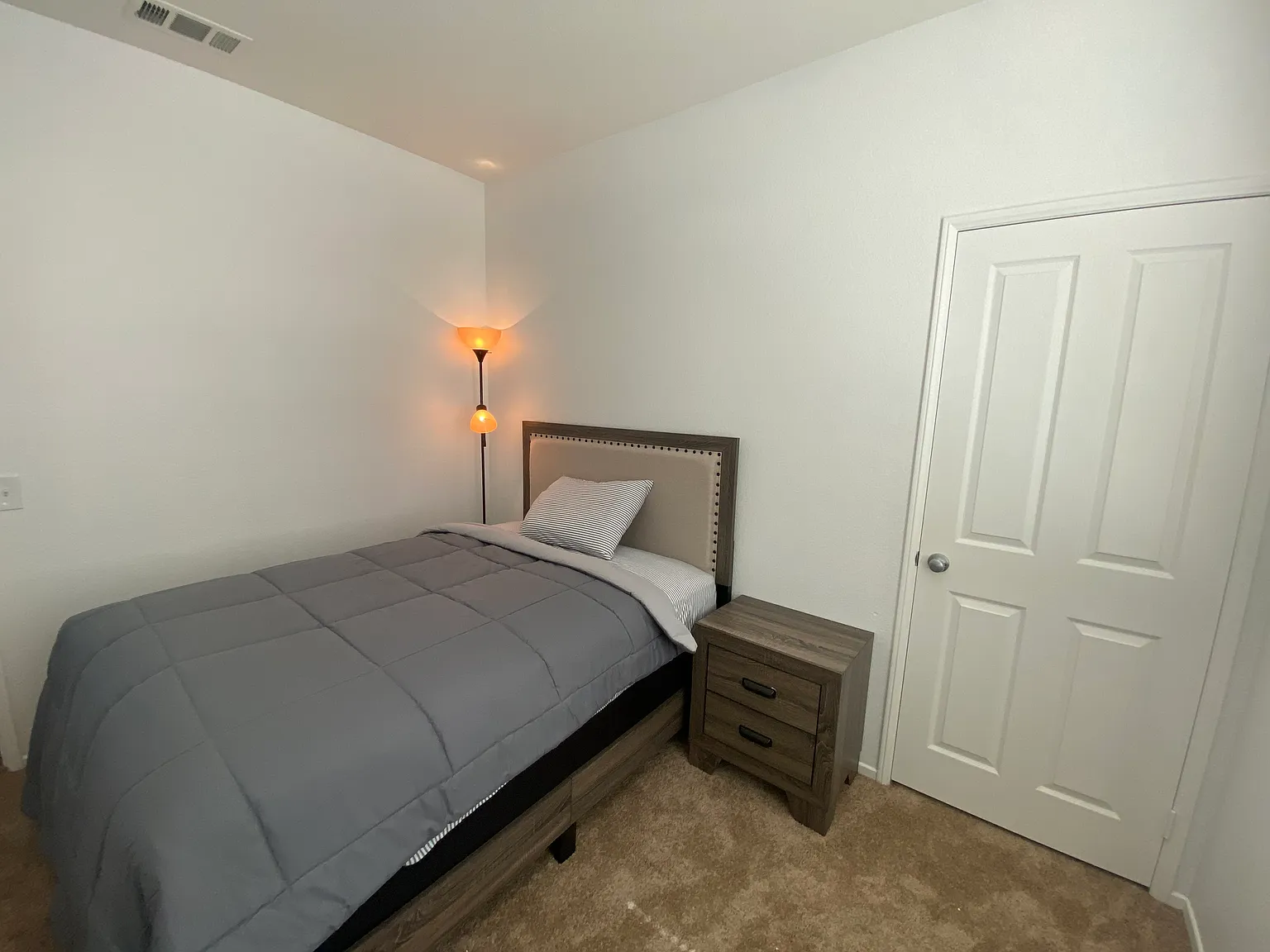 Hummingbird Rd, Victorville — Photo 1